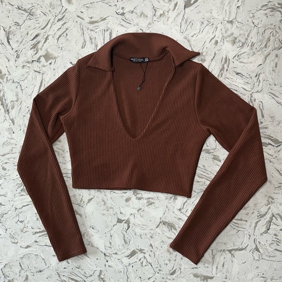 Nasty Gal Chocolate Ribbed V-Neck Bodysuit - Picture 1 of 7